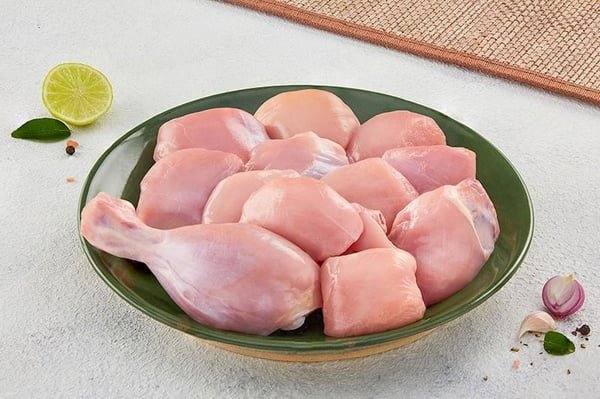 Premium Tender and Antibiotic-residue-free Chicken (Skinless) - Curry Cut (600g to 620g Pack)